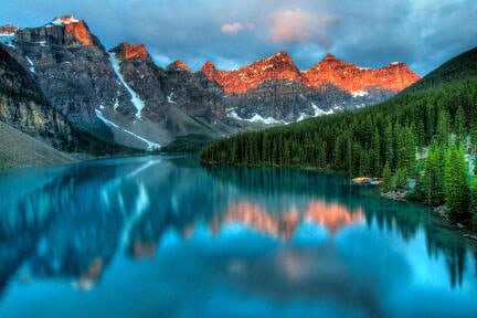 Moraine Lake Sunrise USA